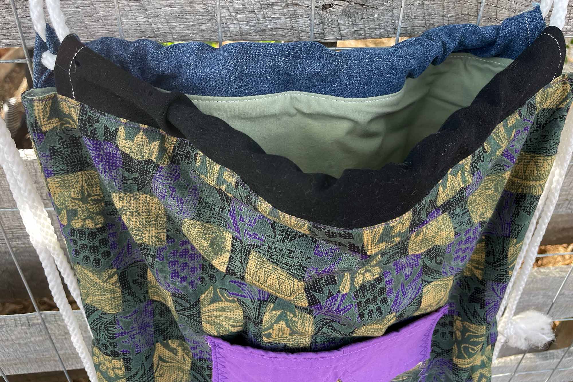 Purple Fringe: Single clear pocket