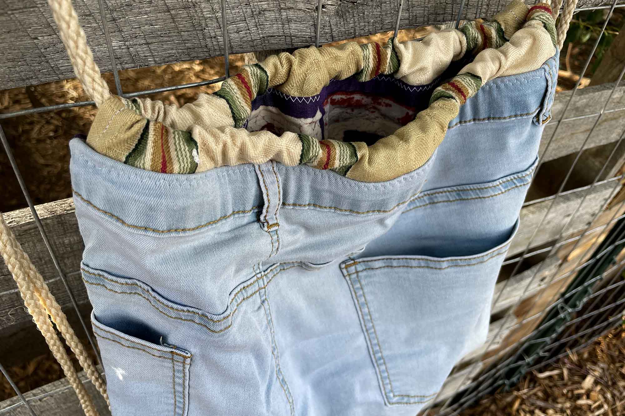 Denim Light: two built-in pockets