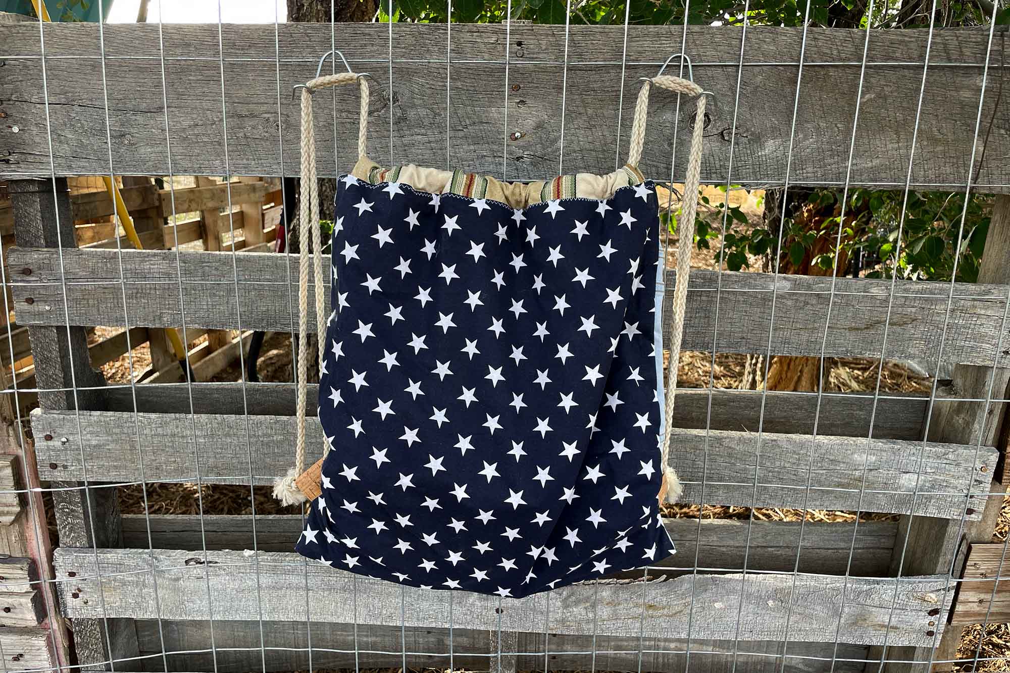 Denim Light: two built-in pockets