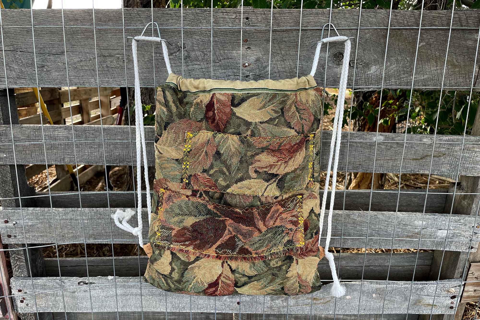 Forager: gathering strap above single pocket
